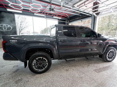 Used 2024 Toyota Tacoma TRD Sport image 4