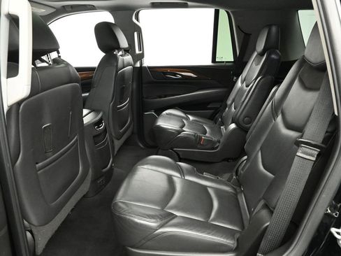 Used 2019 Cadillac Escalade Luxury image 14