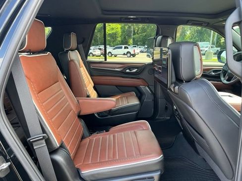 Used 2024 GMC Yukon Denali Ultimate AWD/4WD image 10
