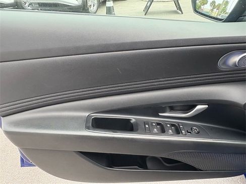 Used 2024 Hyundai Elantra SEL w/ Convenience Package image 18