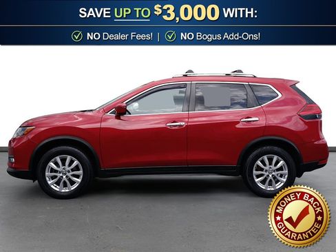Used 2017 Nissan Rogue SV image 2