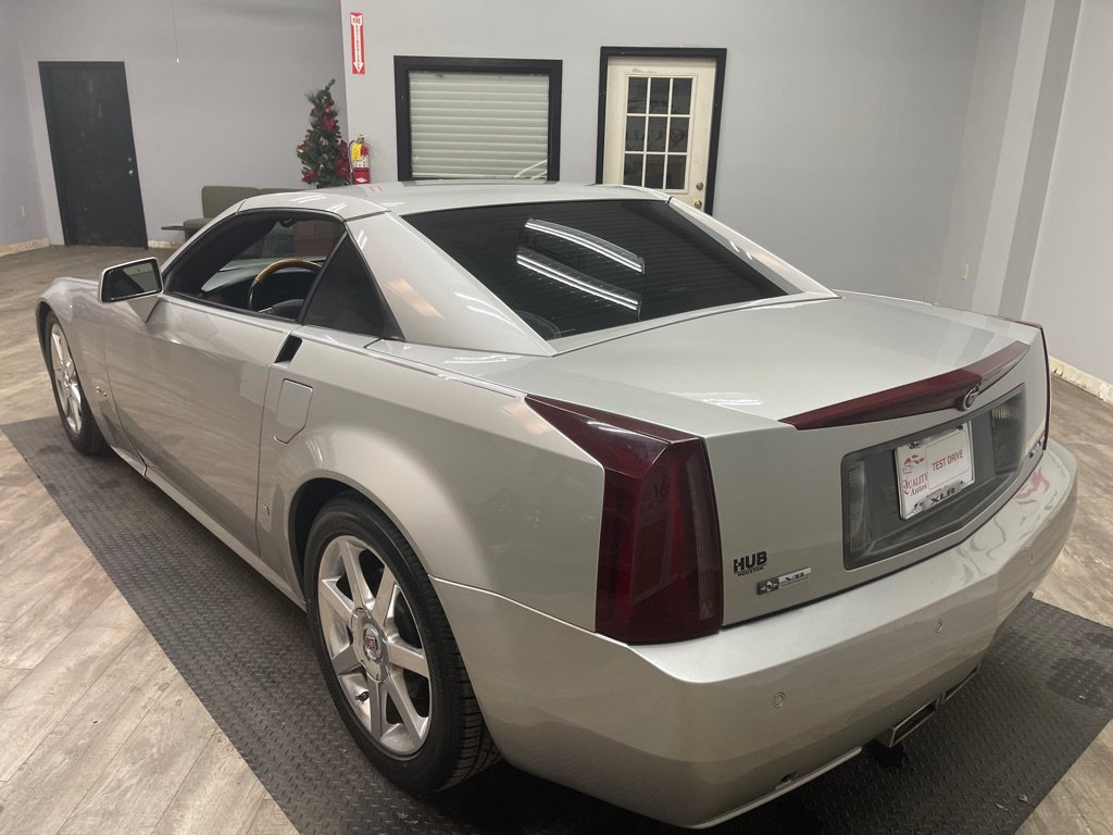 Used 2006 Cadillac XLR RWD image 11