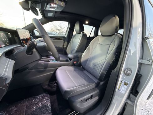 New 2026 Volkswagen Tiguan SE R-Line image 12