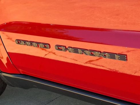 Used 2020 Jeep Grand Cherokee Trailhawk AWD/4WD image 31