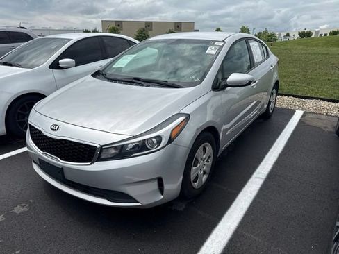Used 2018 Kia Forte LX w/ LX Rear Camera Package FWD image 2