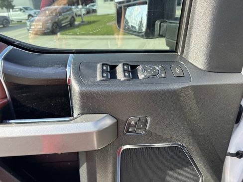 Used 2019 Ford F250 Platinum w/ Platinum Ultimate Package image 24