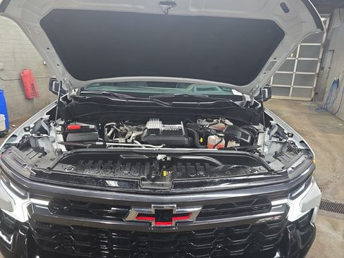 Used 2024 Chevrolet Silverado 1500 ZR2 w/ Technology Package AWD/4WD image 29