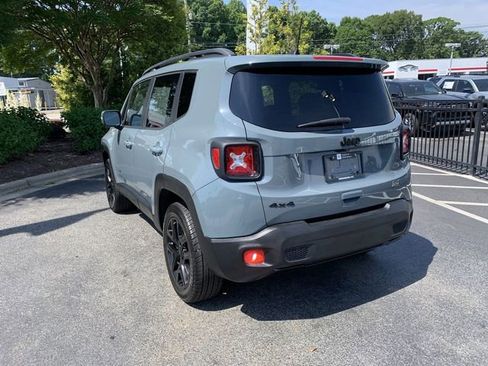 Used 2018 Jeep Renegade Altitude w/ Safety & Security Group AWD/4WD image 6
