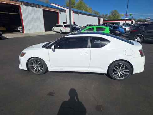 Used 2014 Scion tC image 5
