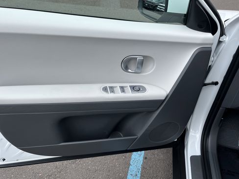 Certified 2024 Hyundai Ioniq 5 SE RWD image 15