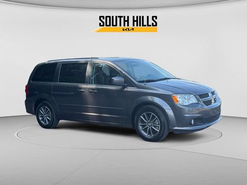 Used 2016 Dodge Grand Caravan SXT FWD image 7