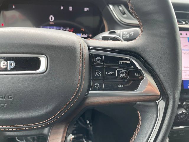 Used 2024 Jeep Grand Cherokee L Summit w/ High Altitude Package AWD/4WD image 11