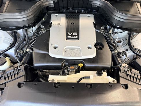 Used 2017 INFINITI QX50 2WD w/ Premium Plus Package image 39