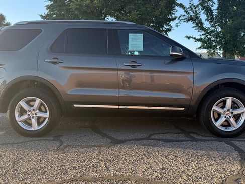 Used 2016 Ford Explorer XLT w/ Equipment Group 201A AWD/4WD image 9
