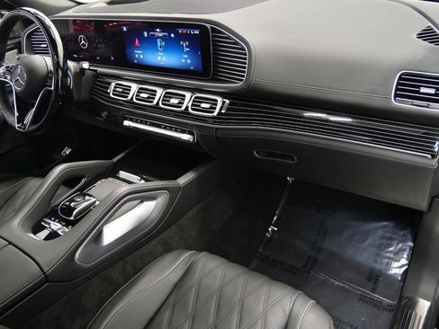 Used 2025 Mercedes-Benz Maybach GLS 600 4MATIC image 14
