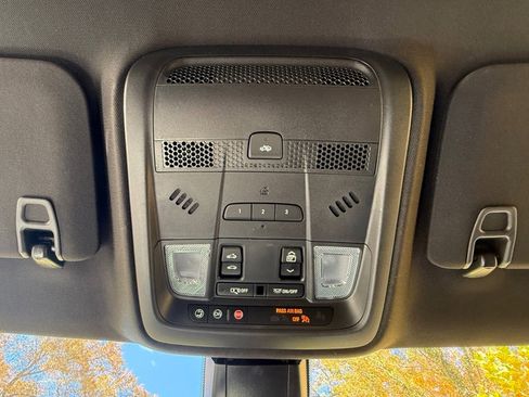 Used 2025 Cadillac XT5 Premium Luxury image 28