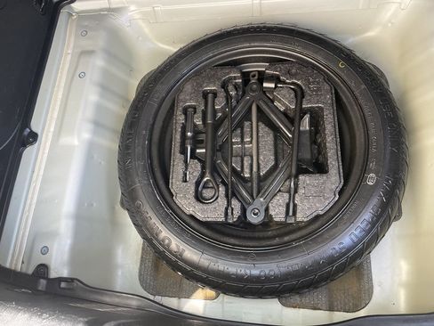 Used 2018 Kia Niro FE image 26