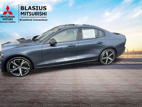 Used 2025 Volvo S60 B5 Core image 17