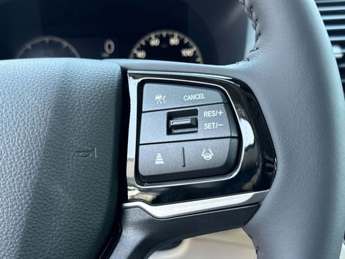 New 2026 Honda Odyssey Touring image 18