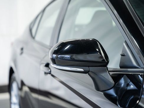 Used 2025 Toyota Camry LE image 12