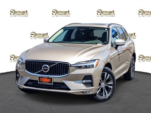 Used 2023 Volvo XC60 B5 Core AWD/4WD image 1