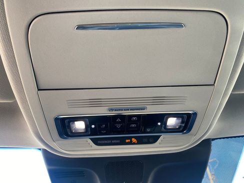 Used 2025 Lincoln Navigator Reserve image 42