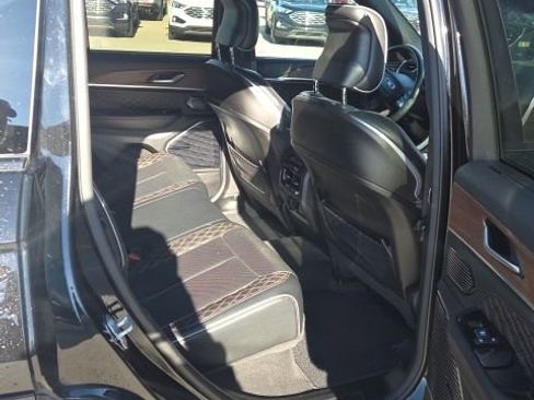 Used 2022 Jeep Grand Cherokee Summit w/ Adv Protech Group IV AWD/4WD image 16