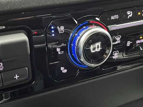 New 2026 GMC Sierra 1500 SLT w/ SLT Premium Package image 7