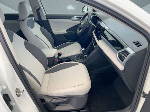 New 2026 Volkswagen Taos SE image 27