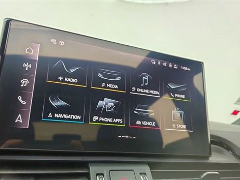 Used 2025 Audi Q5 e Premium Plus w/ Premium Plus Package image 48