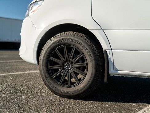 Used 2024 Mercedes-Benz Sprinter 2500 image 13