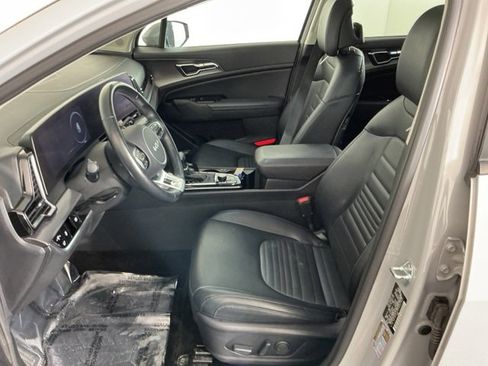 Used 2023 Kia Sportage SX image 16