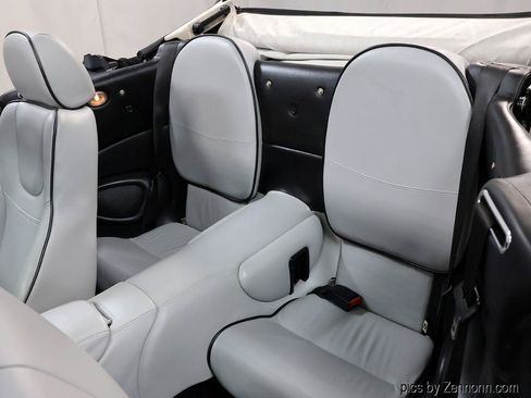 Used 2003 Aston Martin DB7 Vantage RWD image 40