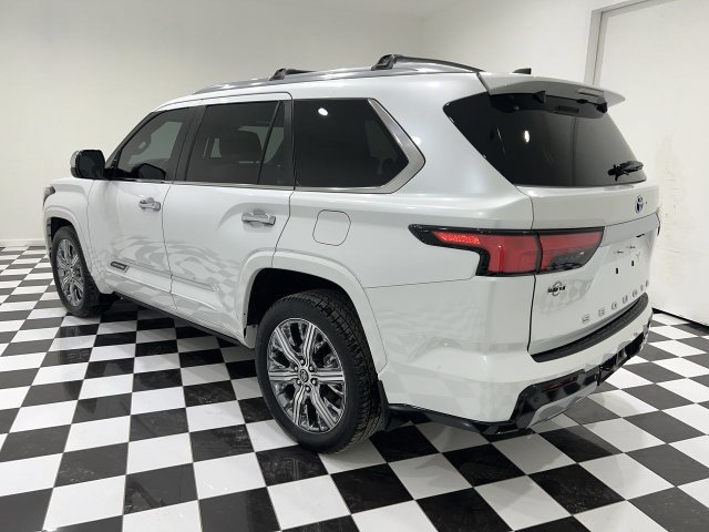 Used 2024 Toyota Sequoia Capstone AWD/4WD image 3