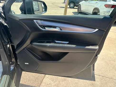 Used 2018 Cadillac XT5 Luxury w/ Trailering Package AWD/4WD image 16