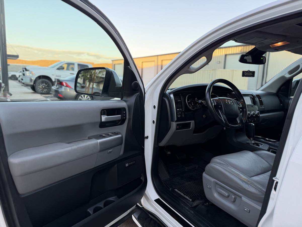Used 2018 Toyota Sequoia Limited w/ Safety & Convenience Package AWD/4WD image 16