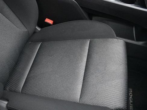 Used 2024 Nissan Rogue SV image 24