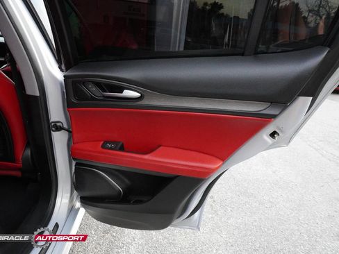 Used 2020 Alfa Romeo Stelvio Ti image 34