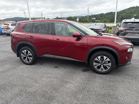 Used 2023 Nissan Rogue SV AWD/4WD image 3
