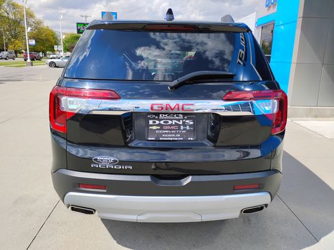 Used 2023 GMC Acadia SLT w/ LPO, Floor Liner Package FWD image 33