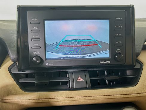 Used 2020 Toyota RAV4 LE FWD image 24