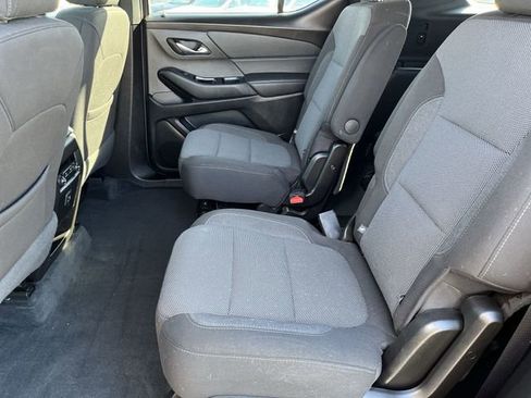 Used 2023 Chevrolet Traverse LT image 25