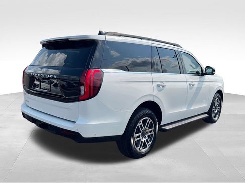 Used 2025 Ford Expedition Active AWD/4WD image 5