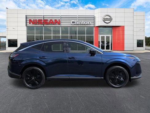 Certified 2025 Nissan Murano SV FWD image 2