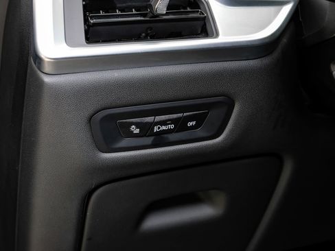 Used 2025 BMW X6 xDrive40i w/ Climate Comfort Package image 33