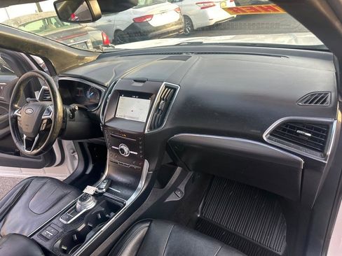 Used 2019 Ford Edge Titanium w/ Equipment Group 301A AWD/4WD image 29