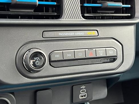 New 2025 Ford Maverick XLT w/ XLT Luxury Package image 32