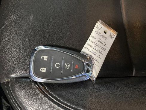 Used 2017 Chevrolet Cruze Premier image 23