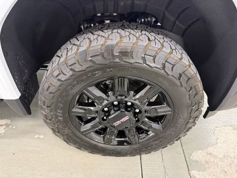 New 2026 GMC Sierra 2500 AT4 image 4
