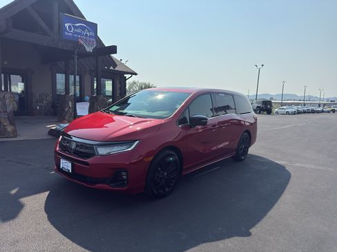 Used 2025 Honda Odyssey Sport-L image 2